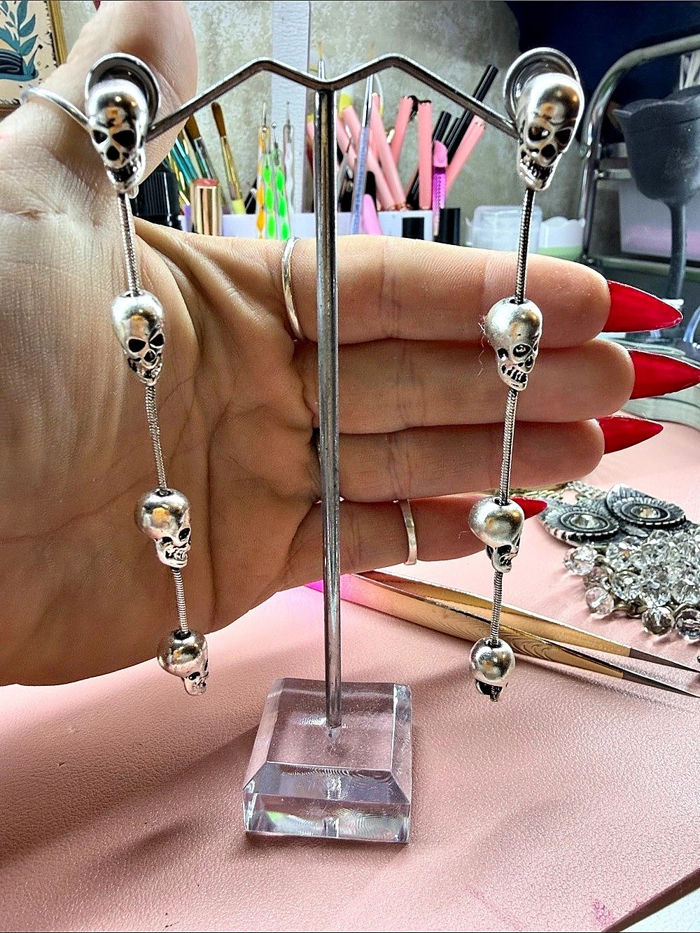 Skull Drop Earrings in Silver Like New